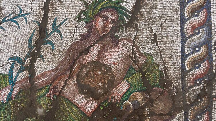 Aspendos’ta 'Nehir Tanrısı' betimlemesi gün yüzüne çıkarıldı