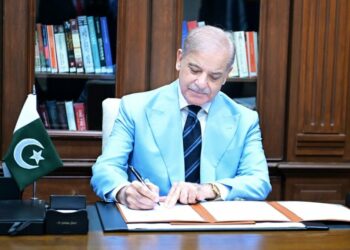Pakistan Başbakanı Şerif, İslamabad Mutabakat Zaptı'nı ara bulucu olarak imzaladı