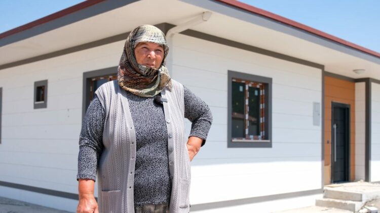 Bakan Kurum: Sındırgı'da yeni yuvaları çok yakında teslim edeceğiz