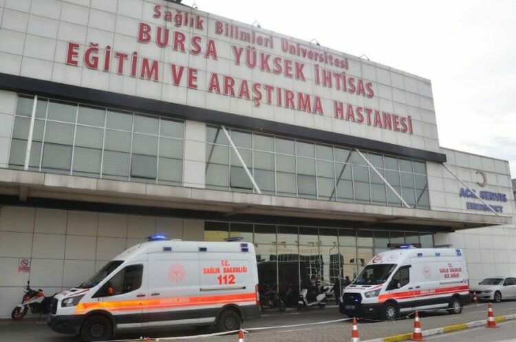 Bursa YİEAH'ta ilk kez uygulanan vNOTES tekniği ile sağlığına kavuştu