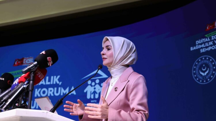 Bakan Göktaş, KKTC'de konuştu: Dijital ağları küresel dev tekellerin hakimiyetine terk edemeyiz