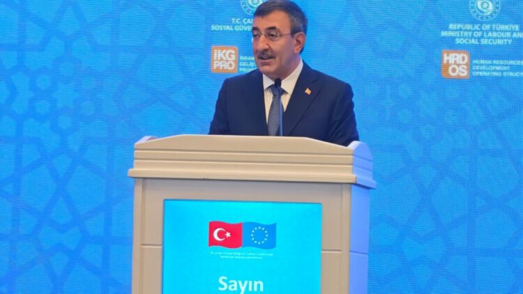 Cevdet Yılmaz: AB, diğer aday ülkeler ile Türkiye'ye aynı kriterleri uygulamalı