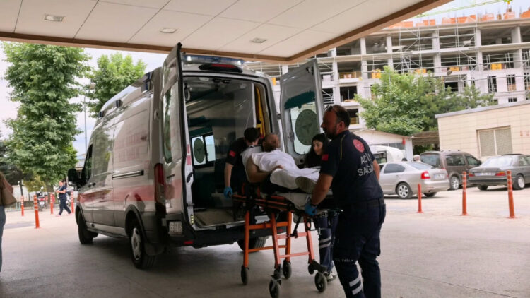 Sokakta tartıştığı eniştesini 7 yerinden bıçakladı
