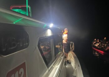Bodrum'da yardım talep eden 32 kaçak göçmen kurtarıldı