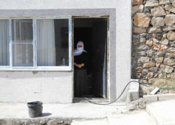 Engelli kızı için merdiven rampa talebi nedeniyle komşusunun saldırısına uğramıştı; isteği yerine getirildi