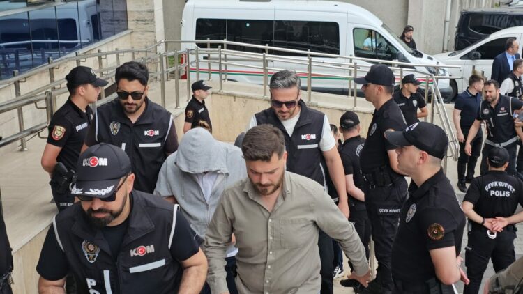 Rüşvet şüphelisi doktor, kürtaj için 10 bin ile 100 bin lira arasında değişen miktarlarda para istemiş