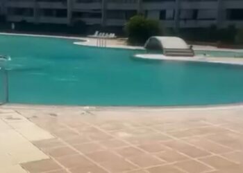 Mersin’de bir kadının haşema ile havuza alınmadığı iddiası