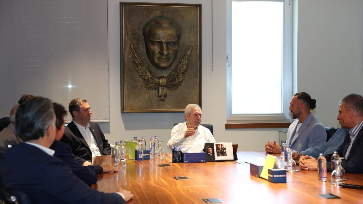 Fenerbahçe, Vedat Muriqi ile 3 yıllık sözleşme imzaladı