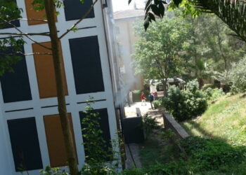 Kilis’te ev yangını; 4 kişi dumandan etkilendi