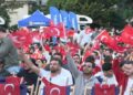 Dolmabahçe’de milli maç heyecanı dev ekranda yaşandı