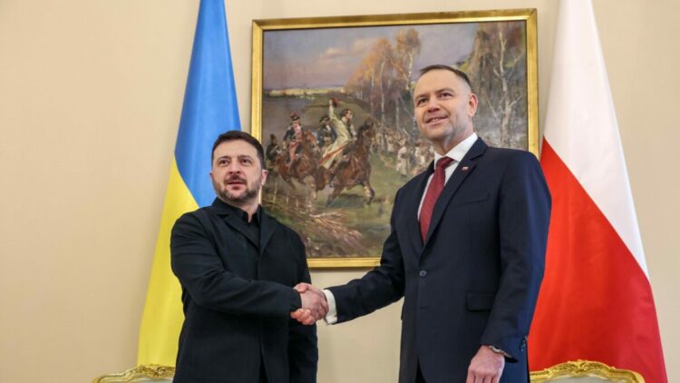 Polonya Cumhurbaşkanı Nawrocki, Zelenskiy'nin 'Beyaz Kartal' nişanını geri aldı