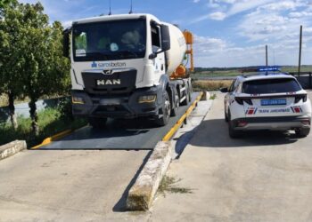 Edirne'de taşıma sınırını aşan kamyon işletenine 60 bin lira ceza