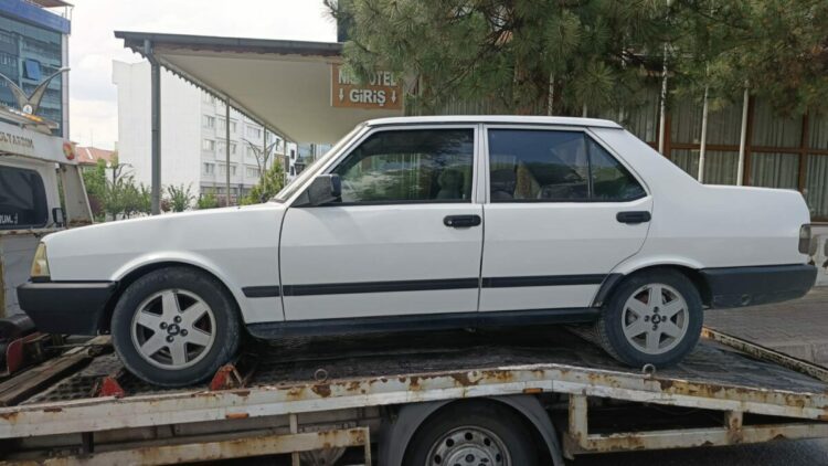 Otomobille önünü kestiği aracın sürücüsüne balta teşhir etti, 420 bin lira ceza aldı