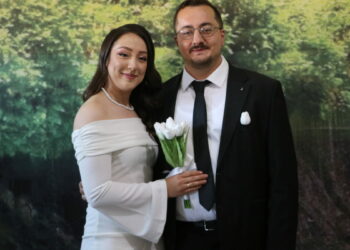 Öğretmen çiftin nikah töreni okul bahçesinde yapıldı