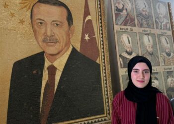 Suriyeli sanatçılar, 100 bin mozaikle Cumhurbaşkanı Erdoğan'ın portresini yaptı
