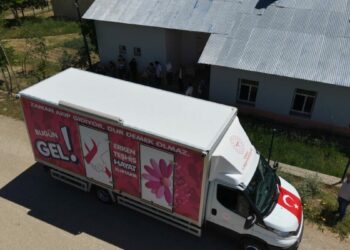 Tunceli'de Mobil Kanser Tarama Aracı erken teşhis için köy yollarında