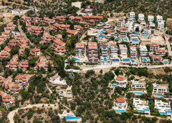Antalya'daki lüks villalarda tatilin bedeli 50 bin ile 500 bin lira arasında
