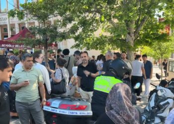 YKS öncesi kimliğini evde unuttu: Motosikletli zabıta önce nüfus müdürlüğüne götürdü; sonra sınava yetiştirdi