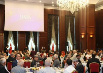 AK Parti Kadın Kolları, şehit babaları ve gazileri ağırladı