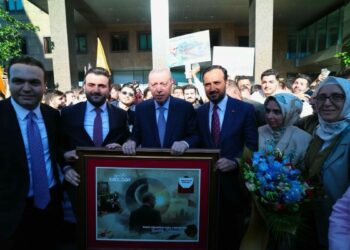 Cumhurbaşkanı Erdoğan'a AK Partili gençlerden Babalar Günü sürprizi