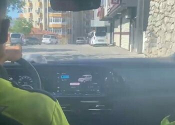 Şırnak’ta YKS’ye geç kalan 12 öğrenciyi polis yetiştirdi