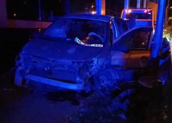 Bursa'da otomobil ile kamyonet çarpıştı: 2 yaralı