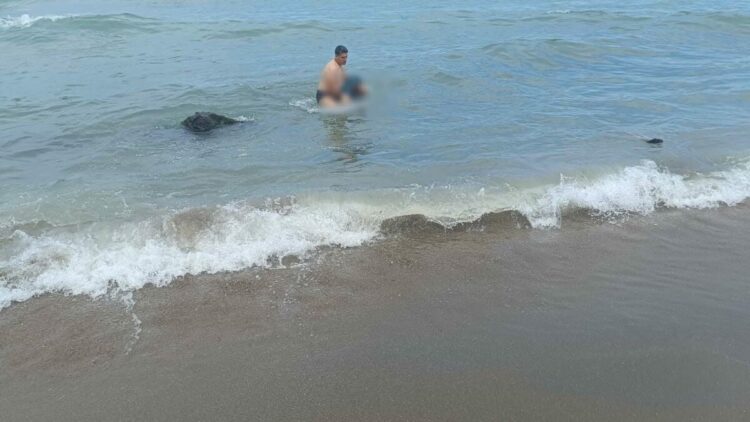 Kurtarmak istediği oğluyla akıntıya kapılan baba öldü