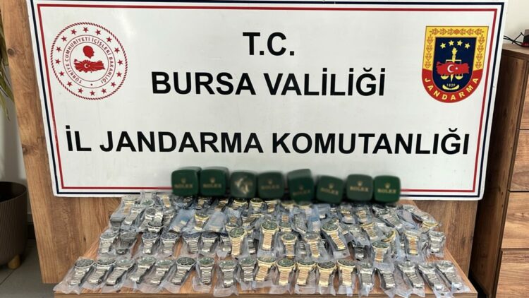 Bursa’da 2,5 milyon liralık kaçak saat ele geçirildi; 1 gözaltı