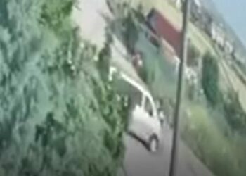 Ankara'da skuter ile giderken hafif ticari aracın çarptığı çocuk öldü, kaza anı kamerada