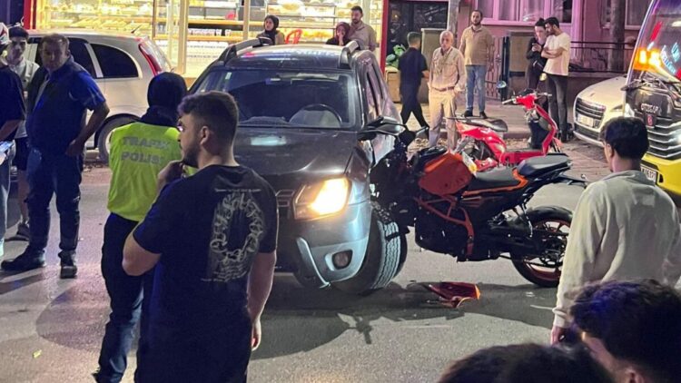 Bursa'da otomobille çarpışan motosikletin sürücüsü yaralandı