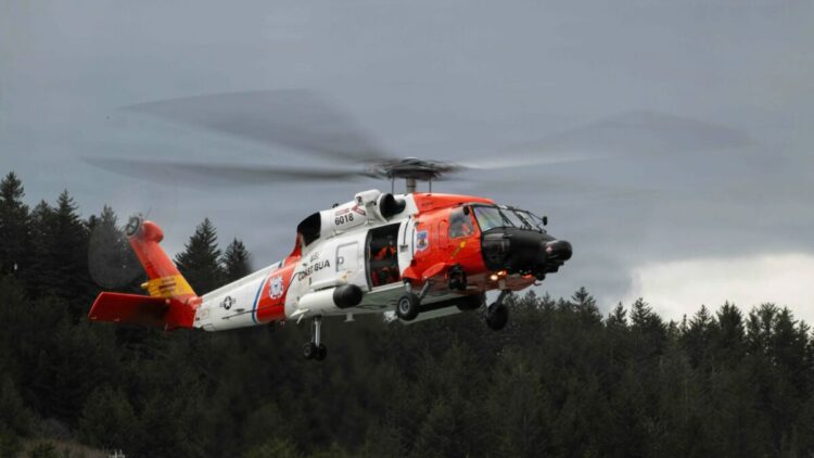 ABD'de Sahil Güvenlik helikopteri, Alaska'da eğitim uçuşu sırasında düştü