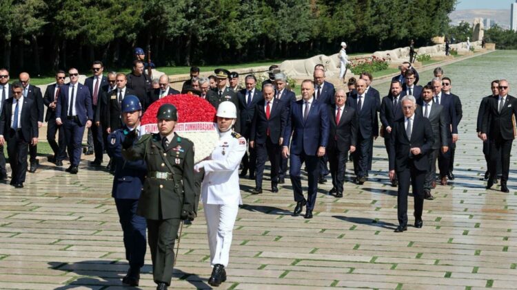 Polonya Cumhurbaşkanı Nawrocki, Anıtkabir'i ziyaret etti