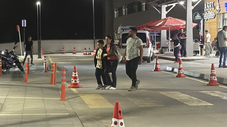 Okulda dağıtılan tavuklu pilav sonrası 84’ü öğrenci 98 kişi rahatsızlandı