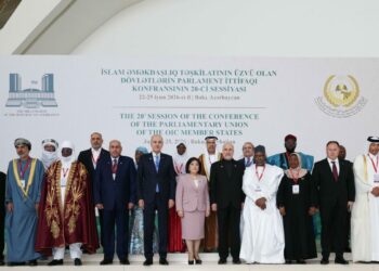 TBMM Başkanı Kurtulmuş, İSİPAB Konferansı'nda aile fotoğrafı çekimine katıldı