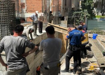 Avcılar’da inşaatta asansör boşluğuna düşen işçi yaralandı