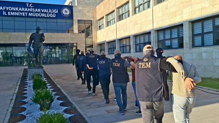 Afyonkarahisar'da DEAŞ operasyonu; 7 gözaltı