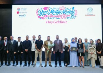 Arnavutköy'de Yeni Medya Akademi ikinci dönem mezunlarını verdi