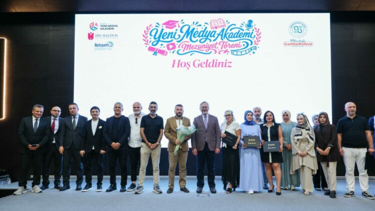 Arnavutköy'de Yeni Medya Akademi ikinci dönem mezunlarını verdi