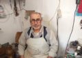 5 metrekarelik iş yerinde tamircilik yapıyor