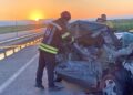Otomobil, kiraz yüklü kamyonete çarptı: 3 ölü, 3 yaralı