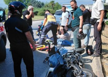 TIR ile çarpışan motosikletin sürücüsü ağır yaralandı