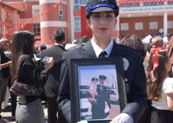 Deprem şehidi babasının izinden giden Şehriban, polis oldu