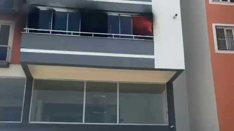 Yangın çıkan evde 3 kişi öldü, 1 kişi dumandan etkilendi