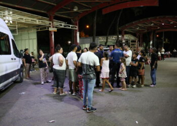 İzmir'de evde çıkan kavgada 9 yerinden bıçaklanarak ağır yaralandı