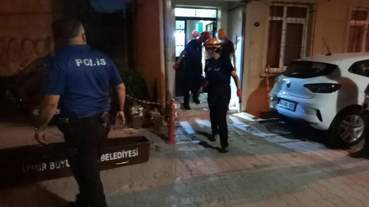 Evde çıkan yangında hayatını kaybetti