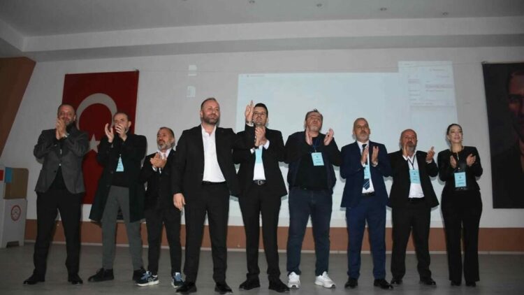 Altay'da kongre rafa kalktı