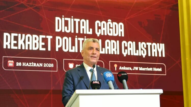 Bakan Bolat: Türkiye'de yapay zeka pazarının 1,3 milyar dolara ulaşması bekleniyor