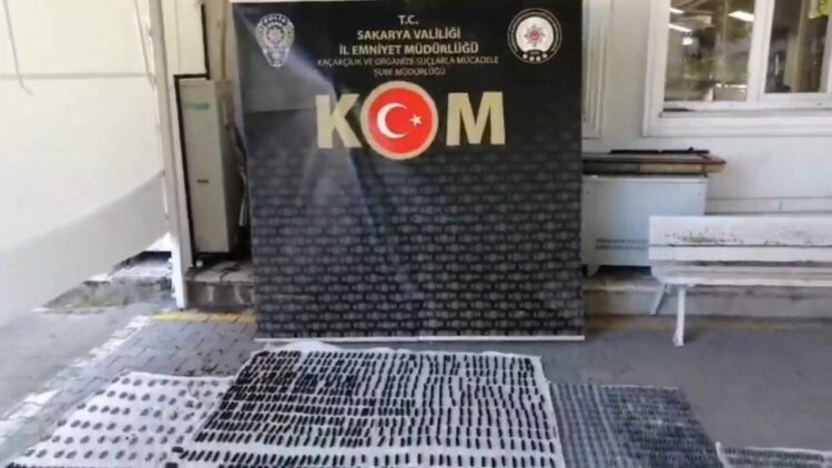 Sakarya'da silah kaçakçılığı operasyonu: 3 gözaltı