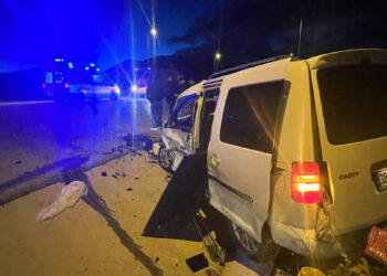 Kayseri’de hafif ticari araç ile otomobil çarpıştı: 1 ölü, 6 yaralı