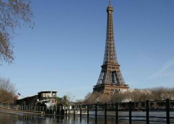 Paris'te dün aşırı sıcaklar nedeniyle 109 kişi hayatını kaybetti